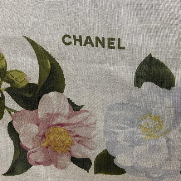 Vintage Chanel Cashmere Silk Camellia Raw Edge Shawl - Picture 9 of 10